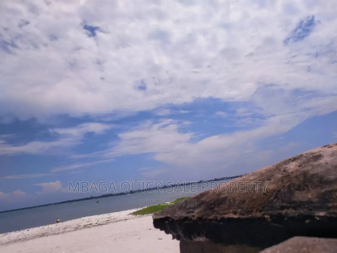 4bdrm House in Kawe  Beach for rent