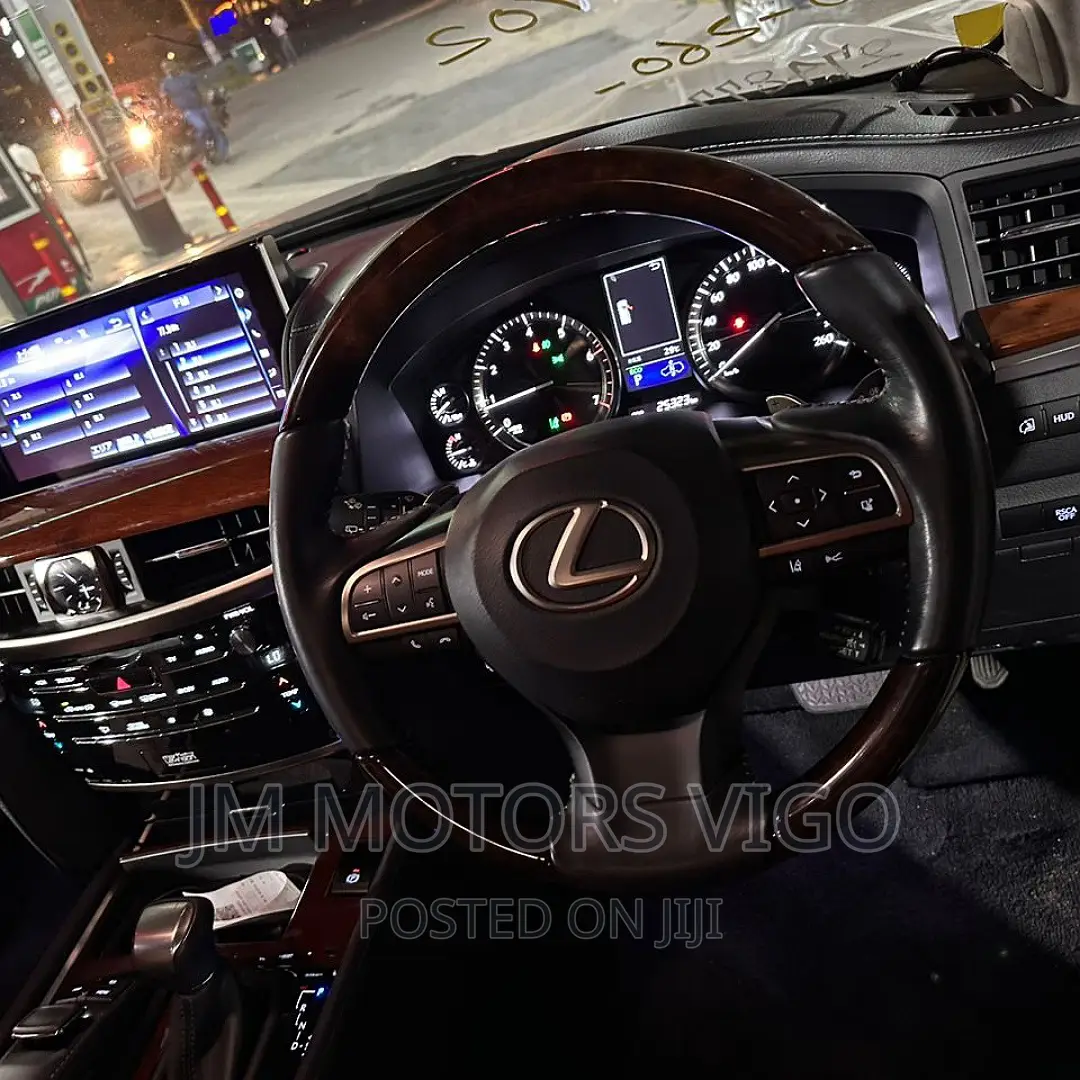 Lexus LX 2017 Pearl
