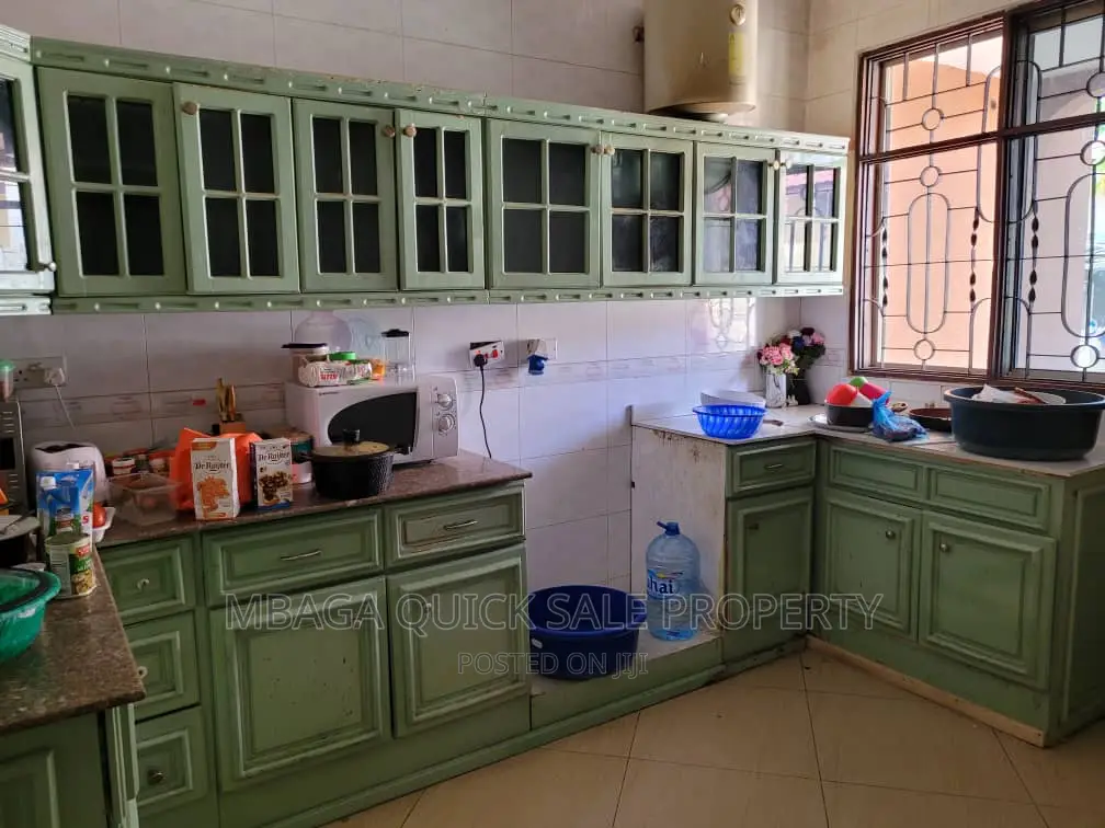 5bdrm House in Mbweni Jkt for sale