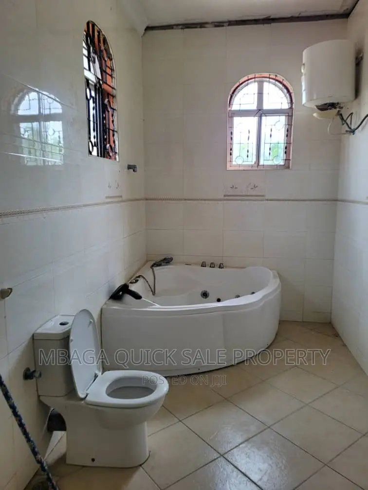 5bdrm House in Mbweni Jkt for sale