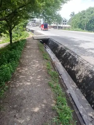Kiwanja Kinauzwa Goba Kunguru