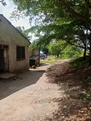 Kiwanja Kinauzwa Goba Kunguru