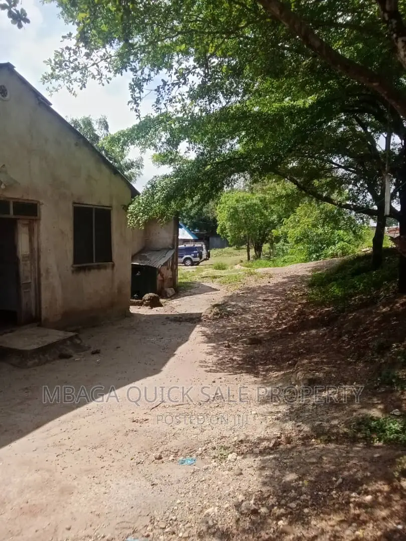Kiwanja Kinauzwa Goba Kunguru