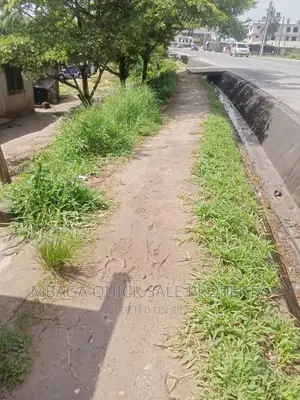 Kiwanja Kinauzwa Goba Kunguru