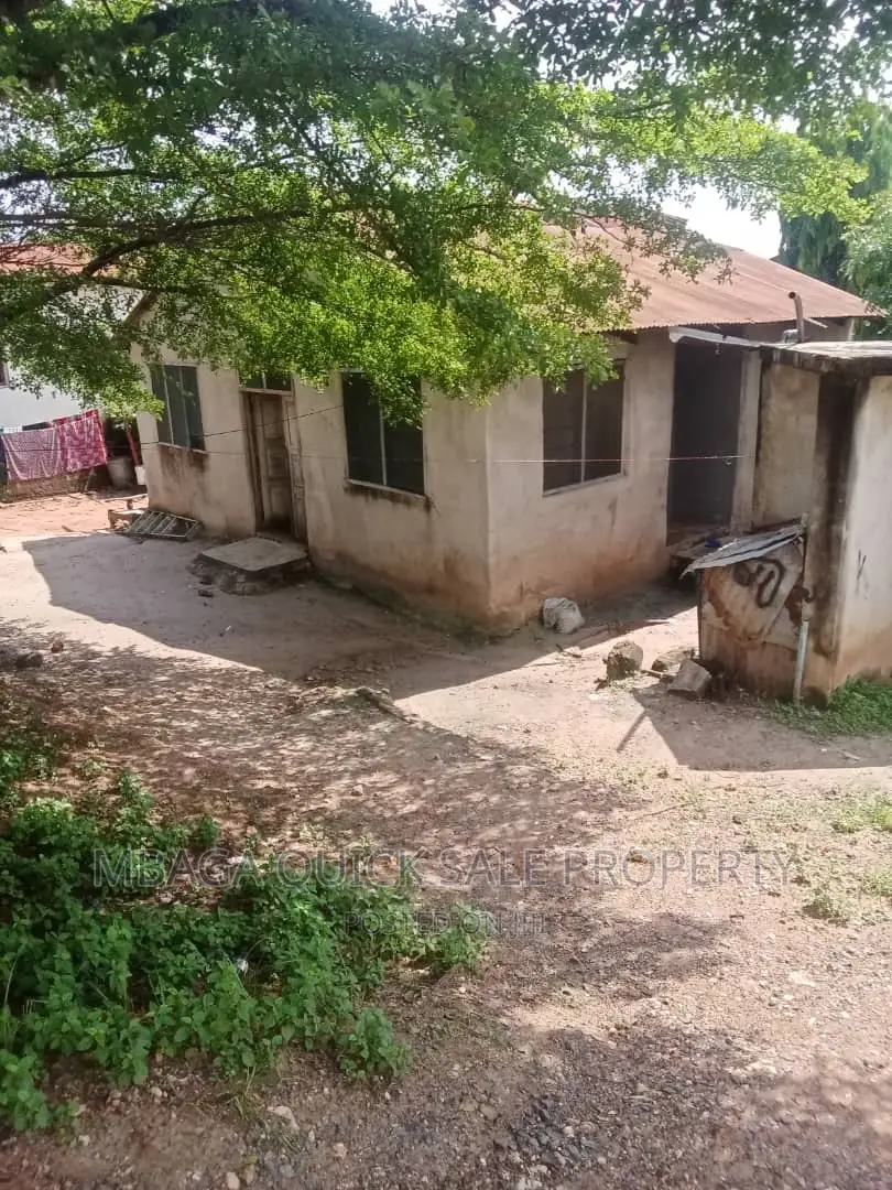Kiwanja Kinauzwa Goba Kunguru