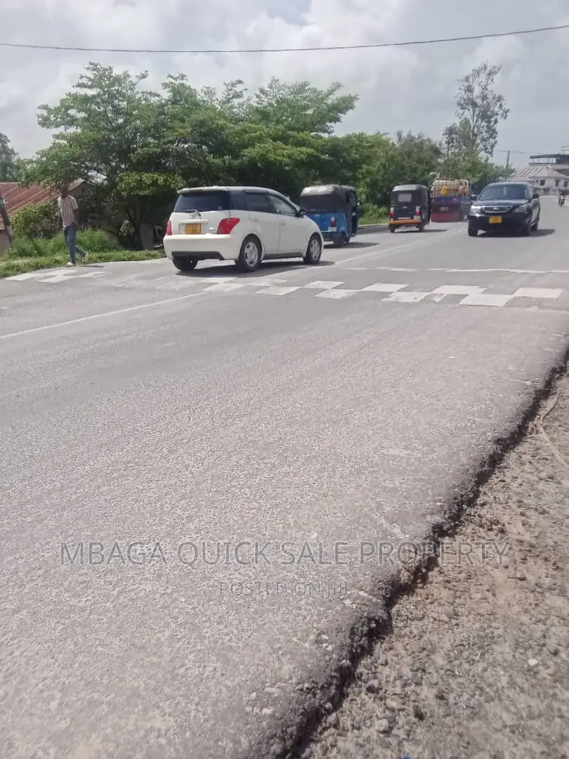Kiwanja Kinauzwa Goba Kunguru