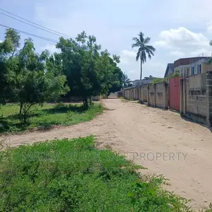 Plot for Sale at Ununio With Small 3 Bed Room House