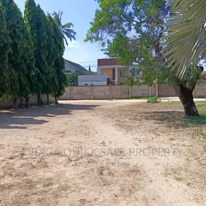 Plot for Sale at Ununio With Small 3 Bed Room House