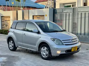 Toyota IST 2003 Silver