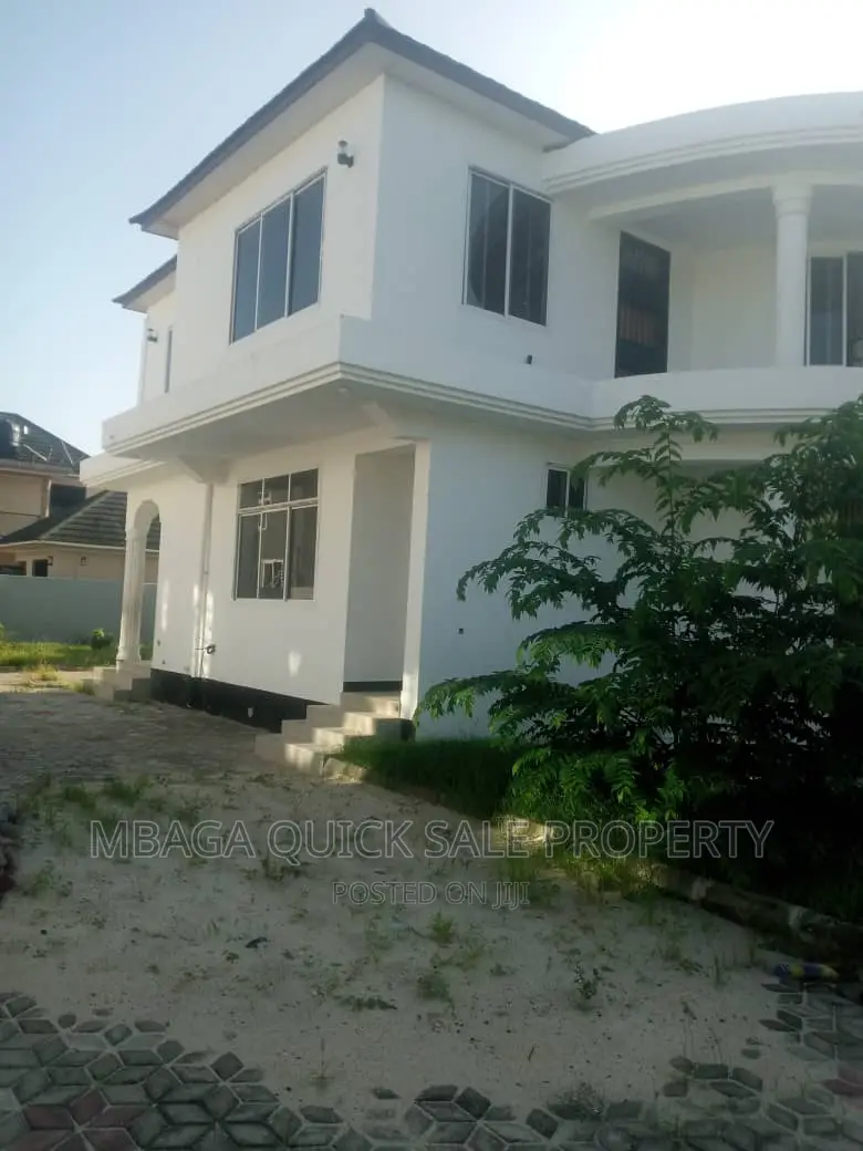 5bdrm House in Mbweni for rent