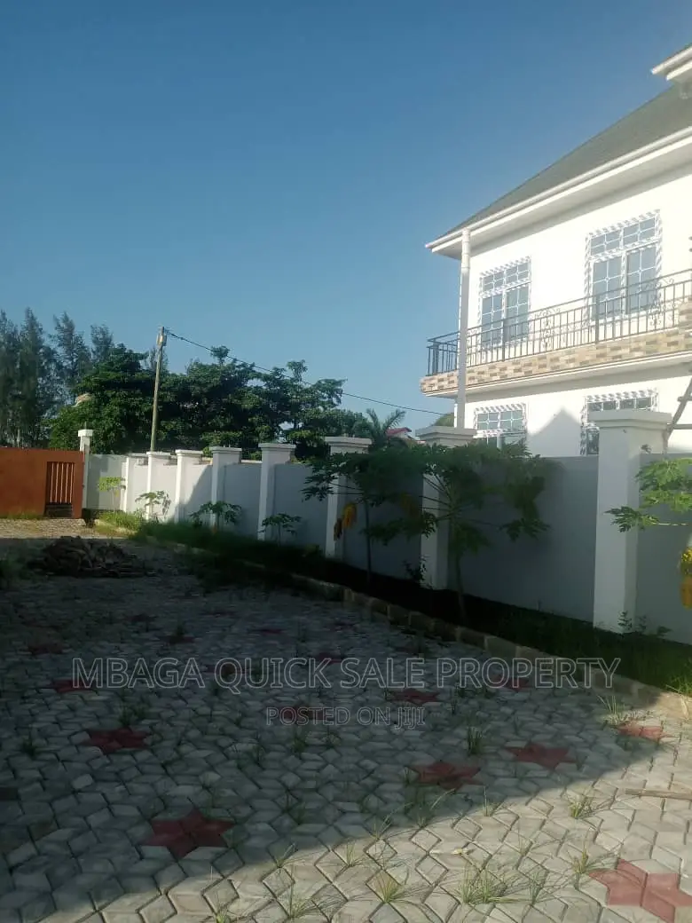 5bdrm House in Mbweni for rent