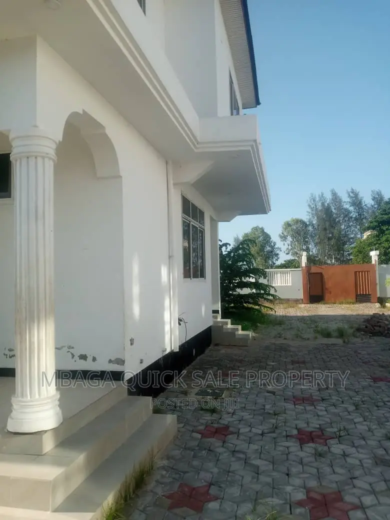 5bdrm House in Mbweni for rent