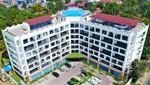 20bdrm Apartment in Oyster Bay for sale