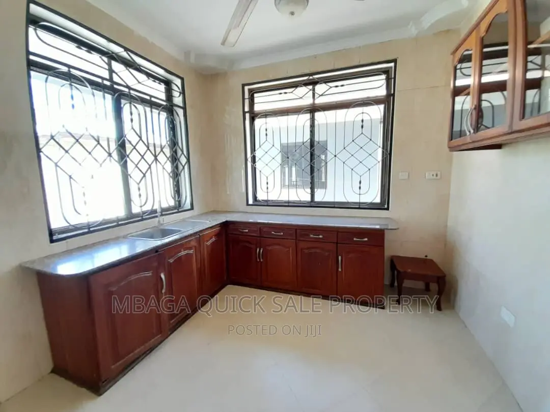 3bdrm House in Kigamboni Mjimwema for sale