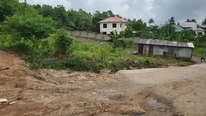 Plot Inauzwa Madale Mivumoni