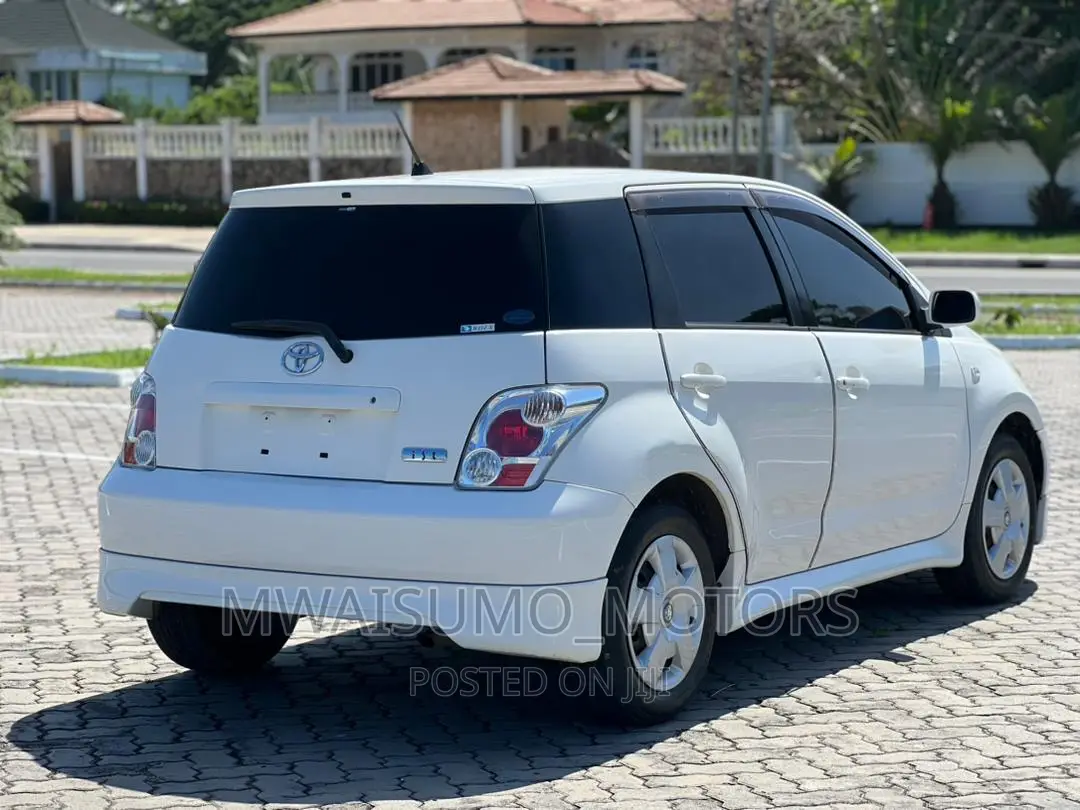Toyota IST 2004 White