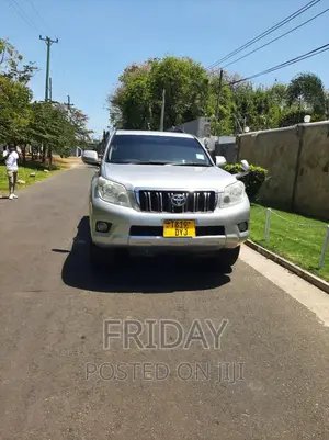 Toyota Land Cruiser Prado 2010 White