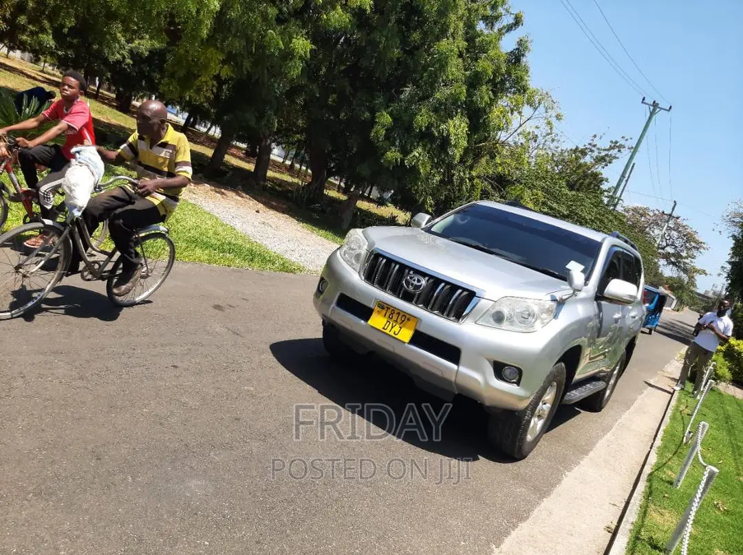 Toyota Land Cruiser Prado 2010 White