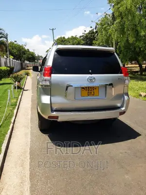 Toyota Land Cruiser Prado 2010 White