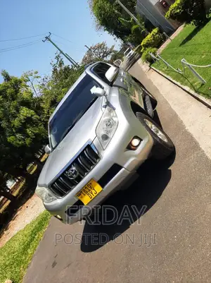 Toyota Land Cruiser Prado 2010 White