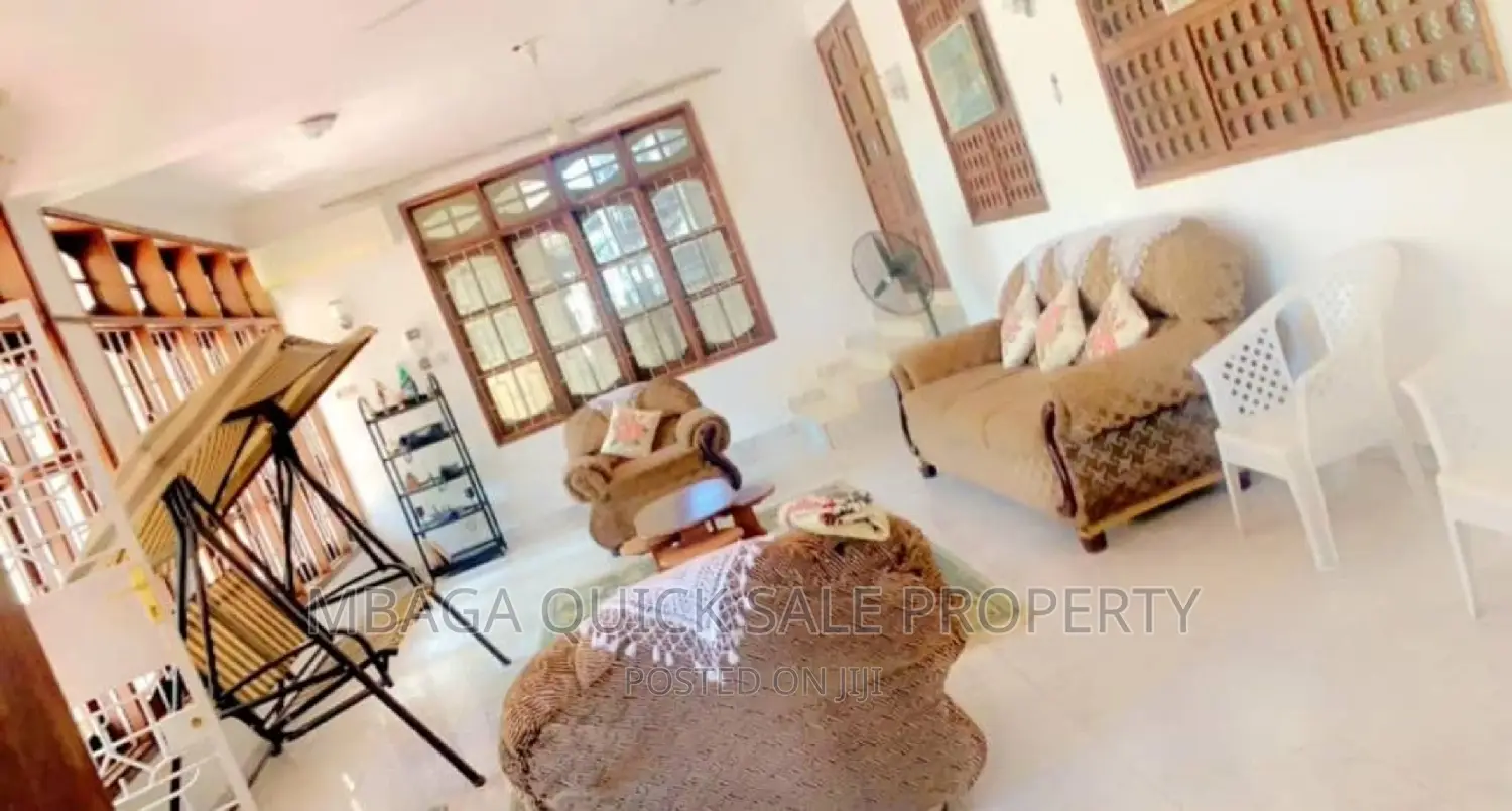 5bdrm House in Msasani Beach for sale