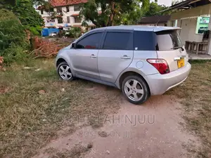 Toyota IST 2004 Silver