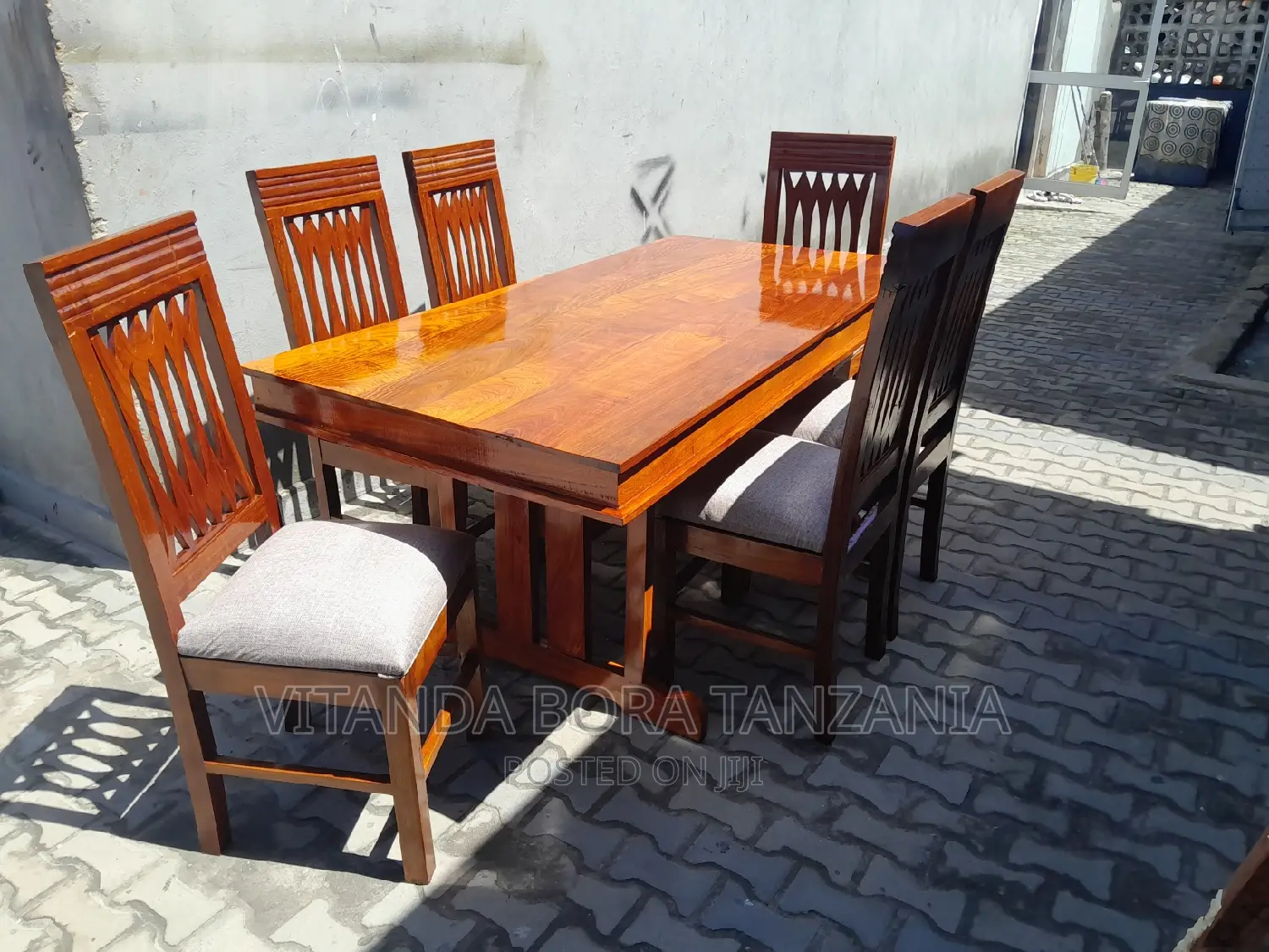 Dining Table Mninga