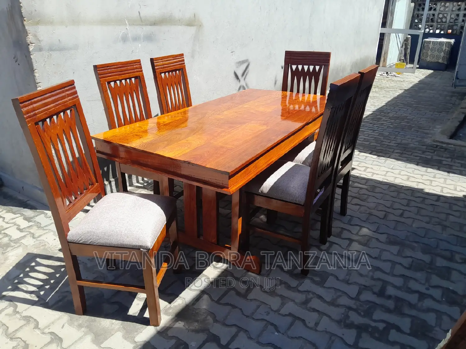 Dining Table Mninga