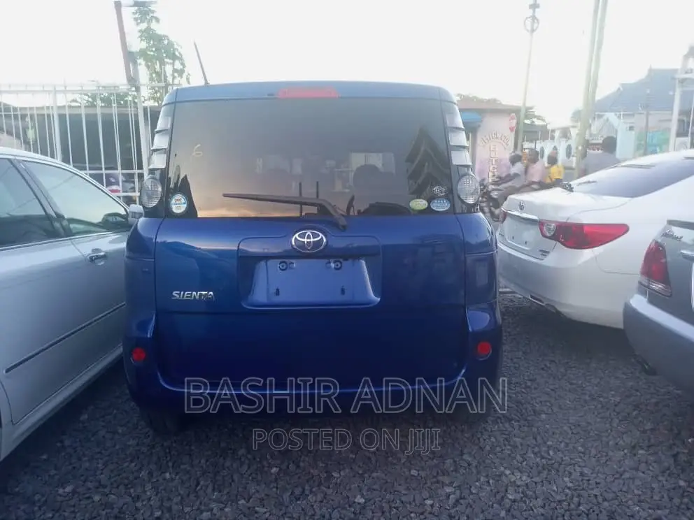 Toyota Sienta 1.5 FWD 2008 Blue