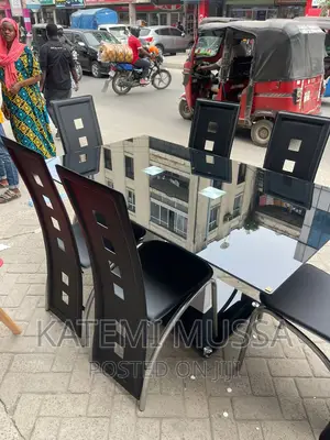 Dainng Table