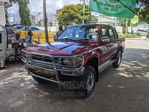 Toyota Hilux 2003 Red