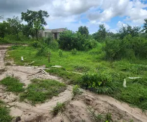 Plot Inauzwa Madale Mwisho