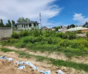Plot Inauzwa Ipo Madale Kontena
