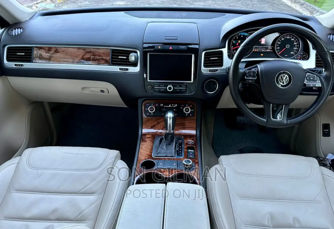 Volkswagen Touareg 2013 Black
