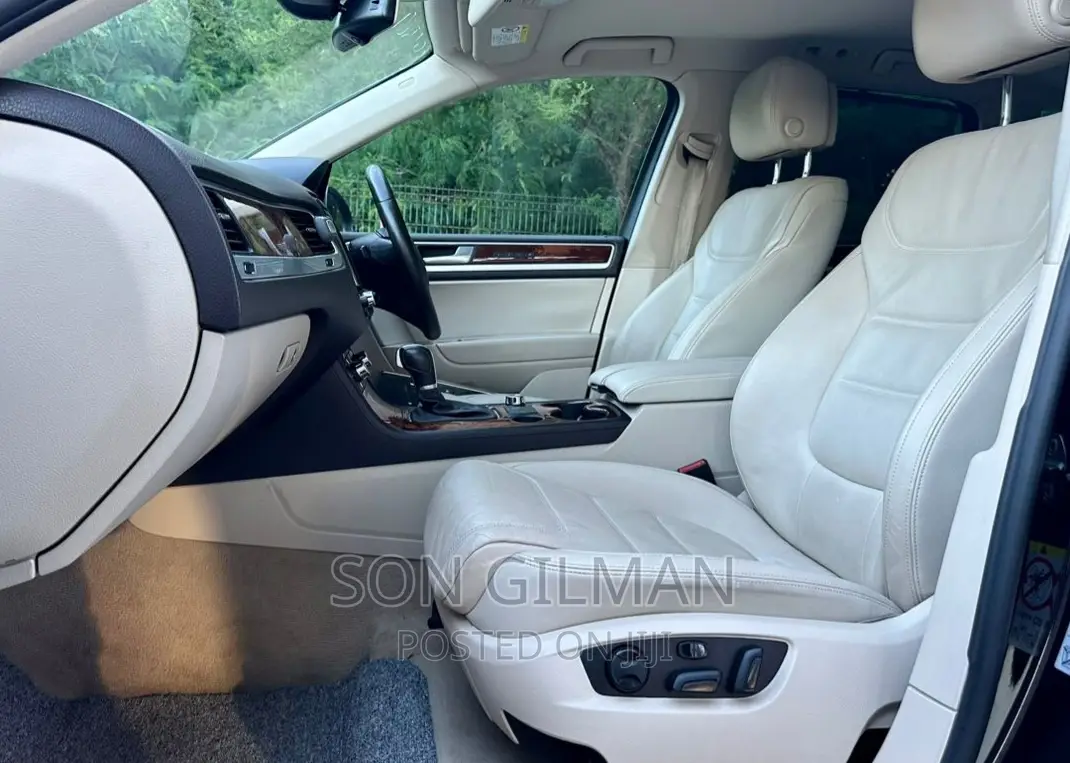 Volkswagen Touareg 2013 Black