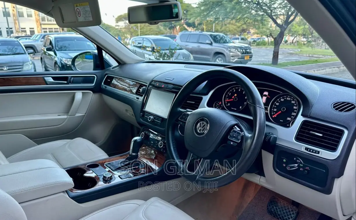 Volkswagen Touareg 2013 Black