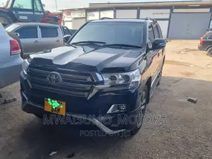 Toyota Land Cruiser 2010 Black