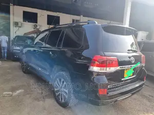 Toyota Land Cruiser 2010 Black