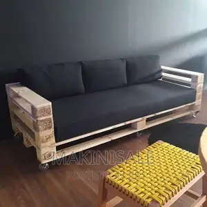 Sofa Pallet Nzuri Sana