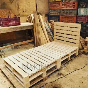 Pallet Bed Nzuri Sana