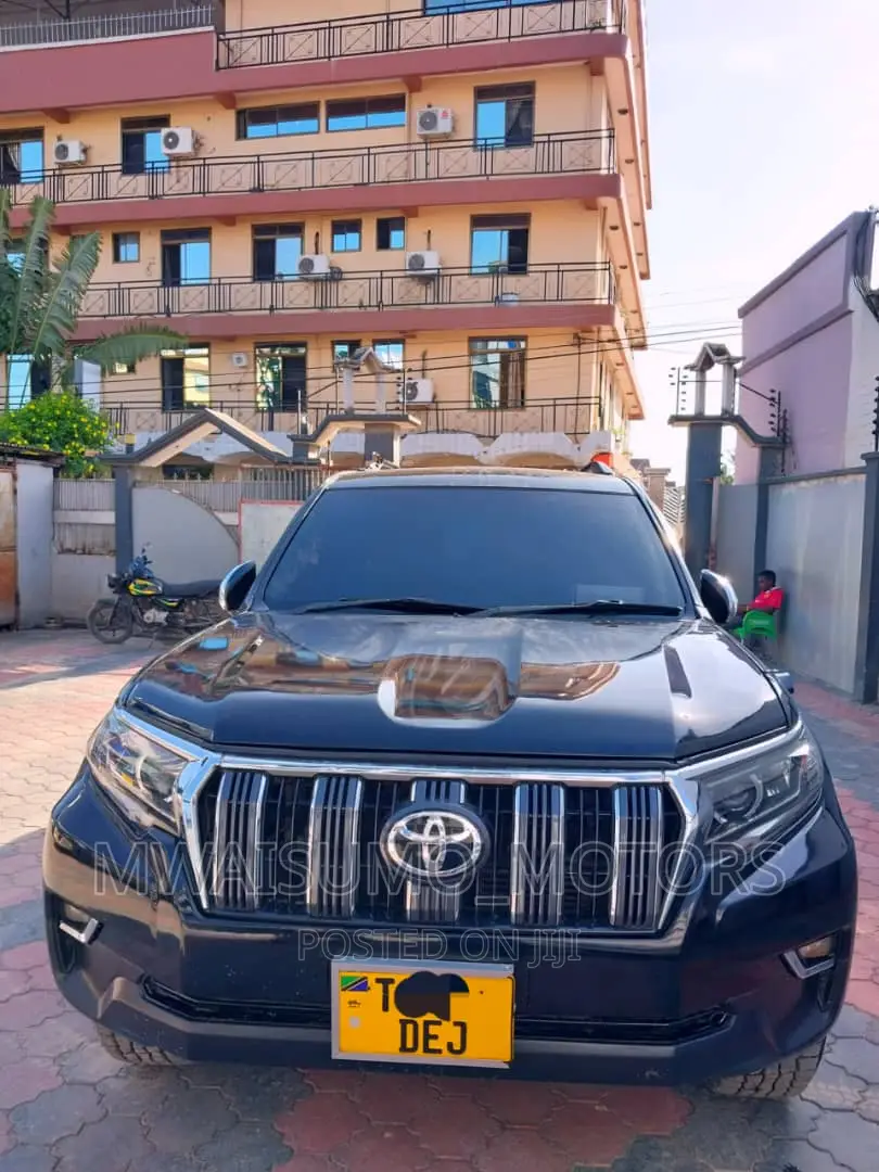 Toyota Land Cruiser Prado 2017 Black