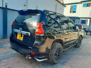 Toyota Land Cruiser Prado 2017 Black