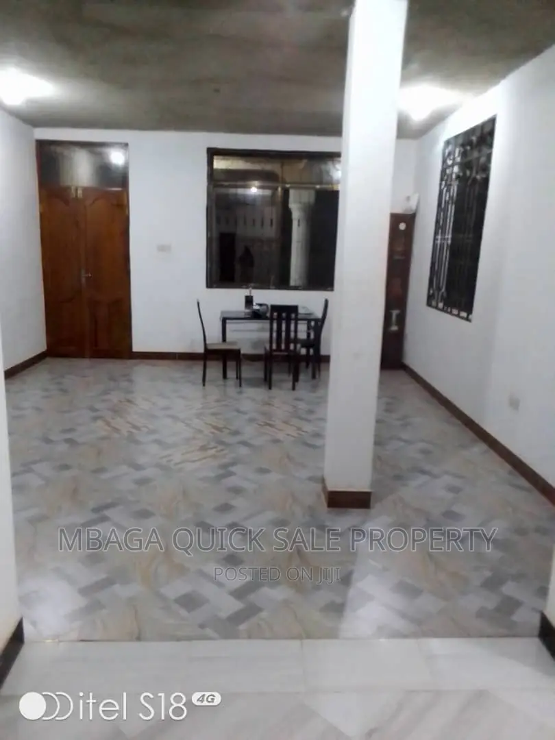 6bdrm Duplex in Goba for sale