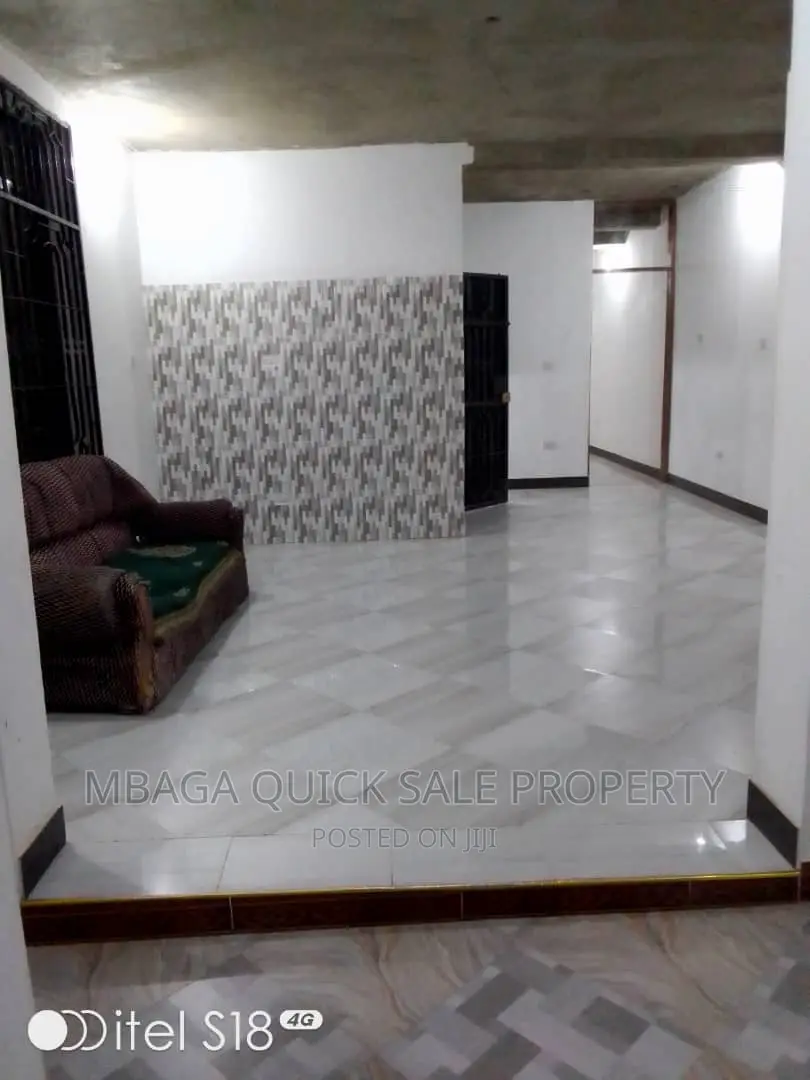 6bdrm Duplex in Goba for sale