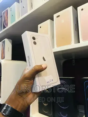 New Apple iPhone 11 128 GB White