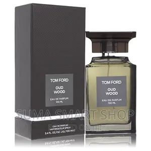 TOM FORD Oud Wood Perfume .