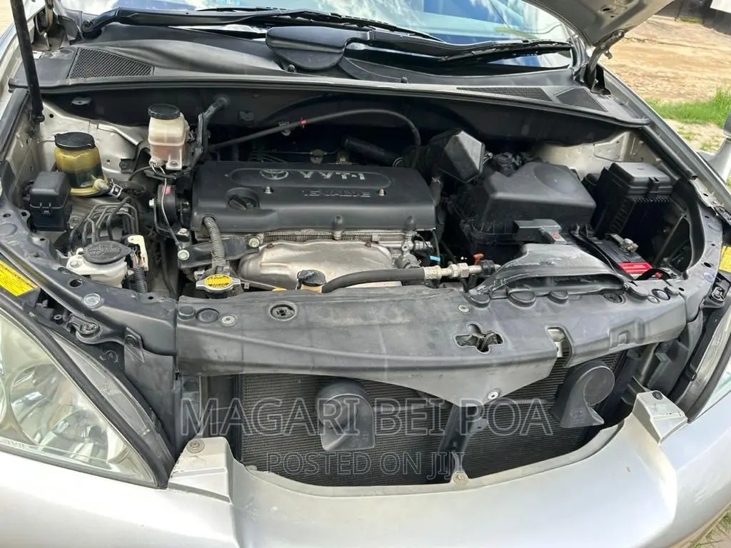 Toyota Harrier 2005 Silver