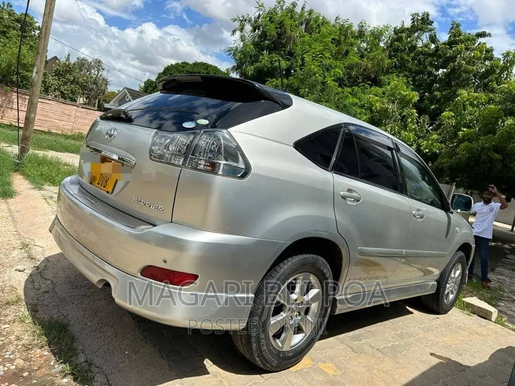 Toyota Harrier 2005 Silver