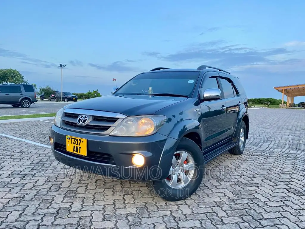 Toyota Fortuner 2007 Gray