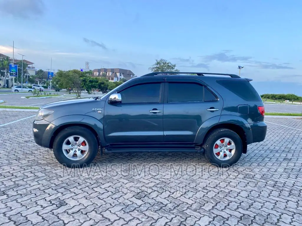 Toyota Fortuner 2007 Gray